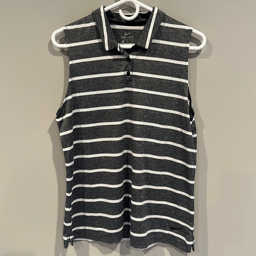 Nike Ladies Sleeveless golf shirt - NWT.  Size L